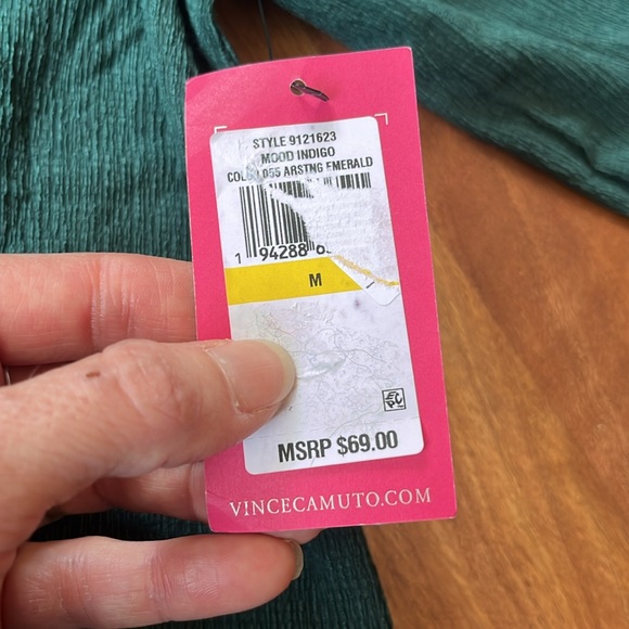 Brand new Vince Camuto emerald green blouse - Picture 6 of 16